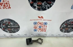 Поршень с шатуном Jaguar XE 2017 JDE41110 X760 204DTD