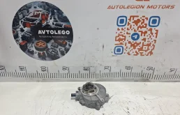Вакуумный насос Audi Q5 2010 06E145100M 8R CALB