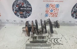 Коленвал Audi Q5 2010 06E105101R 8R CALB