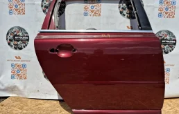 Дверь задняя правая Volvo V70 2009 31298721 D4204T