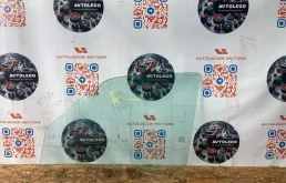 Стекло двери Nissan Juke 2010 803011KK0A F15 HR16DE, переднее левое
