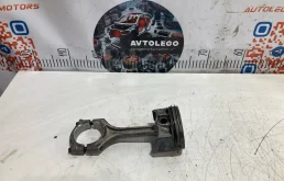 Поршень с шатуном Land Rover Freelander 2014 LR030748 L359 240PS