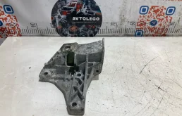 Кронштейн двигателя Volvo XC70 2013 30793311 B6304T4