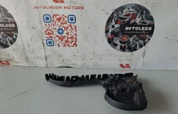 Кронштейн бампера Volvo XC70 2013 30678704 B6304T4