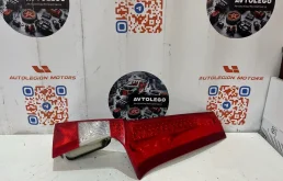 Фонарь в крышку багажника правый Volvo XC70 2013 31395068 B6304T4