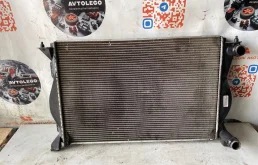 Радиатор основной Audi A6 2010 4F0121251Q C6 CAHA