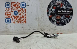 Датчик положения коленвала Audi A6 2010 03H100033L C6 CAHA