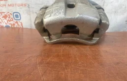 Суппорт передний правый Mazda 6 2015 GHY93398Z GJ 2.5