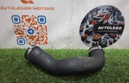 Патрубок интеркулера Land Rover Discovery 2011 LR014234 L319 306DT