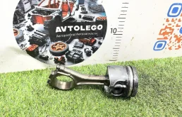 Поршень с шатуном Land Rover Discovery Sport 2016 LR073830 L550 204DTA
