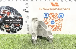 Кронштейн двигателя Audi A4 2010 8K0199307CC B8 CAE, левый