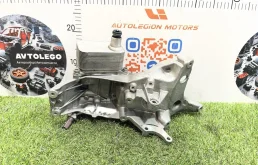Кронштейн масляного фильтра Audi A4 2010 06H903143H B8 CAE