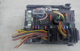 Блок предохранителей Citroen C4 2007 9664055780
