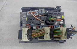 Блок предохранителей Peugeot 308 2009 9675878480