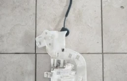 Замок задней левой двери для Audi Q5 2009 года на фотографиях