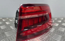 Фонарь Audi A4 B9