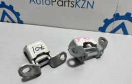 Петля двери Honda Civic 67910SLA003ZZ 4D, задняя правая