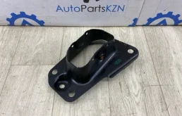 Крепление рычага подвески Audi A5 1K0505129J, левое
