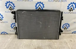 Радиатор охлаждения двигателя Volkswagen Tiguan 2021 5WA121251H 2.0 CHHB