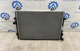 Радиатор охлаждения двигателя Volkswagen Tiguan 2017 5Q0121251GN 2 CZPA 2.0