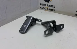 Петля двери Mitsubishi Outlander 5702A064 3 2.0, передняя правая