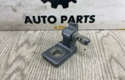 Петля двери Audi A4 2014 8K0831401E B8 2.0 CDN, передняя левая