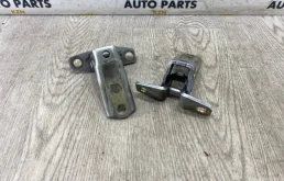 Петля двери Mitsubishi Outlander 2009 5702A006 XL 2.4, передняя правая