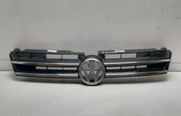 Решетка радиатора Volkswagen Touareg 2 NF
