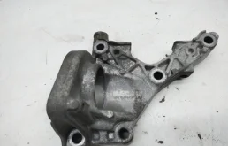 Кронштейн двигателя Mercedes A200 W177