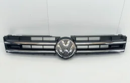 Решетка радиатора Volkswagen Touareg 2 NF