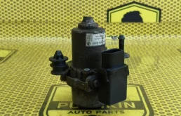 Насос вакуумный Volkswagen Golf 2012 1J0612181D MK6 CAXA