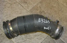 Патрубок воздушного фильтра Audi A6 2004-2008 06E129629G С6 BDX