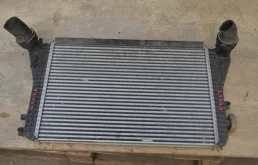 Интеркулер Volkswagen Passat 2005-2010 3C0145805F B6, передний