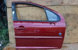 ДВЕРЬ Peugeot 207 2006-2009 9004X8 1, передняя правая