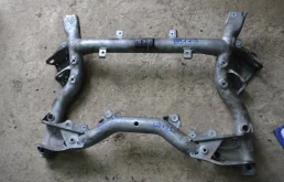 БАЛКА ПЕРЕДНЕЙ ПОДВЕСКИ Mercedes-Benz C-класс 2006-2011 A2046280757 W204 271.950, передняя