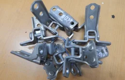 Петля двери Mitsubishi Outlander 2005-2009 5702A006 2 6B31