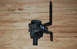 НАСОС СИСТЕМЫ ОХЛАЖДЕНИЯ Volkswagen Passat 2010-2015 1K0965561F B7 CAXA