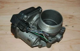 ЗАСЛОНКА ДРОССЕЛЬНАЯ Audi A5 2007-2011 06F133062Q 1 CDNC