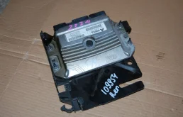 Блок управления двигателем Renault Megane 2002-2006 8200785132 2 F4R