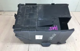 ПЛОЩАДКА ПОД АККУМУЛЯТОР Peugeot 308 2010 5615H2 T7 5F02(EP6CDT)