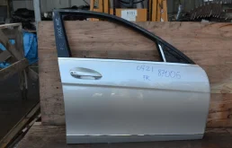 ДВЕРЬ Mercedes-Benz C-класс 2006-2011 A2047206000 W204 271.950, передняя правая