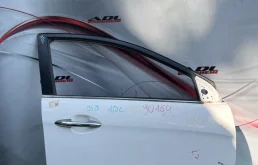 Дверь Kia Rio 3 2011-2017 760044Y000, передняя правая