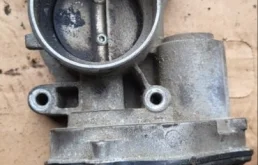 Дроссельная заслонка Ford Focus VP4F9U9E928AB 2 1.8