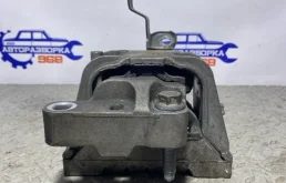 Подушка двигателя Volkswagen Caddy 2013 1K0199262CG MAXI CBZB, правая