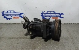 Компрессор кондиционера Renault Sandero 2015 8201025121 2 K4M