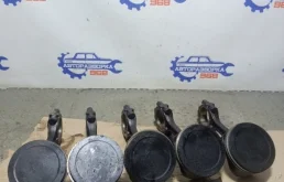 Поршня Nissan Maxima A201038U10 A32 VQ30