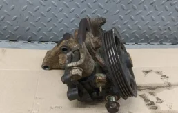 Насос ГУР Mazda Protege 2000 B26K32650B BJ ZM