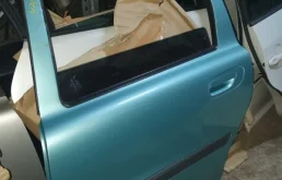 Дверь Volvo V70 2003 SW