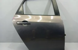 Дверь Mazda 3 BK хэтчбек