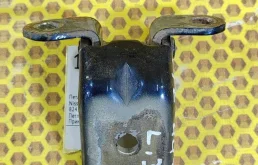 Петля двери Nissan Primera 2001—2004 824202F030 P12 QG18DE, задняя левая